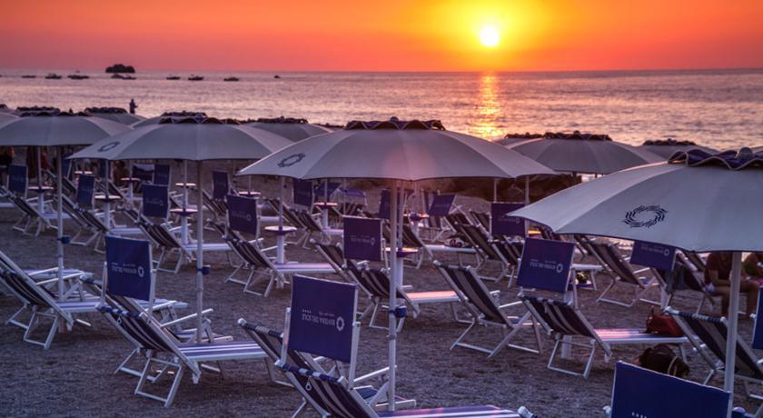 Riviera Del Sole Hotel Resort Spa Піраїно Екстер'єр фото