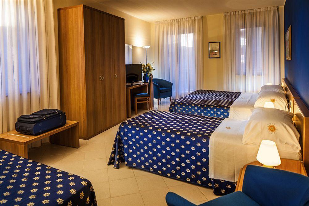 Riviera Del Sole Hotel Resort Spa Піраїно Екстер'єр фото