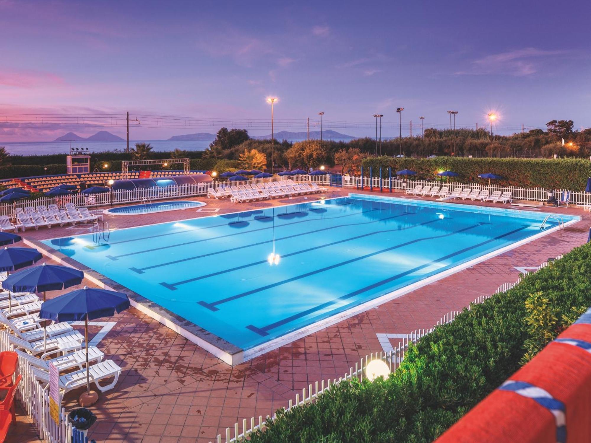 Riviera Del Sole Hotel Resort Spa Піраїно Екстер'єр фото
