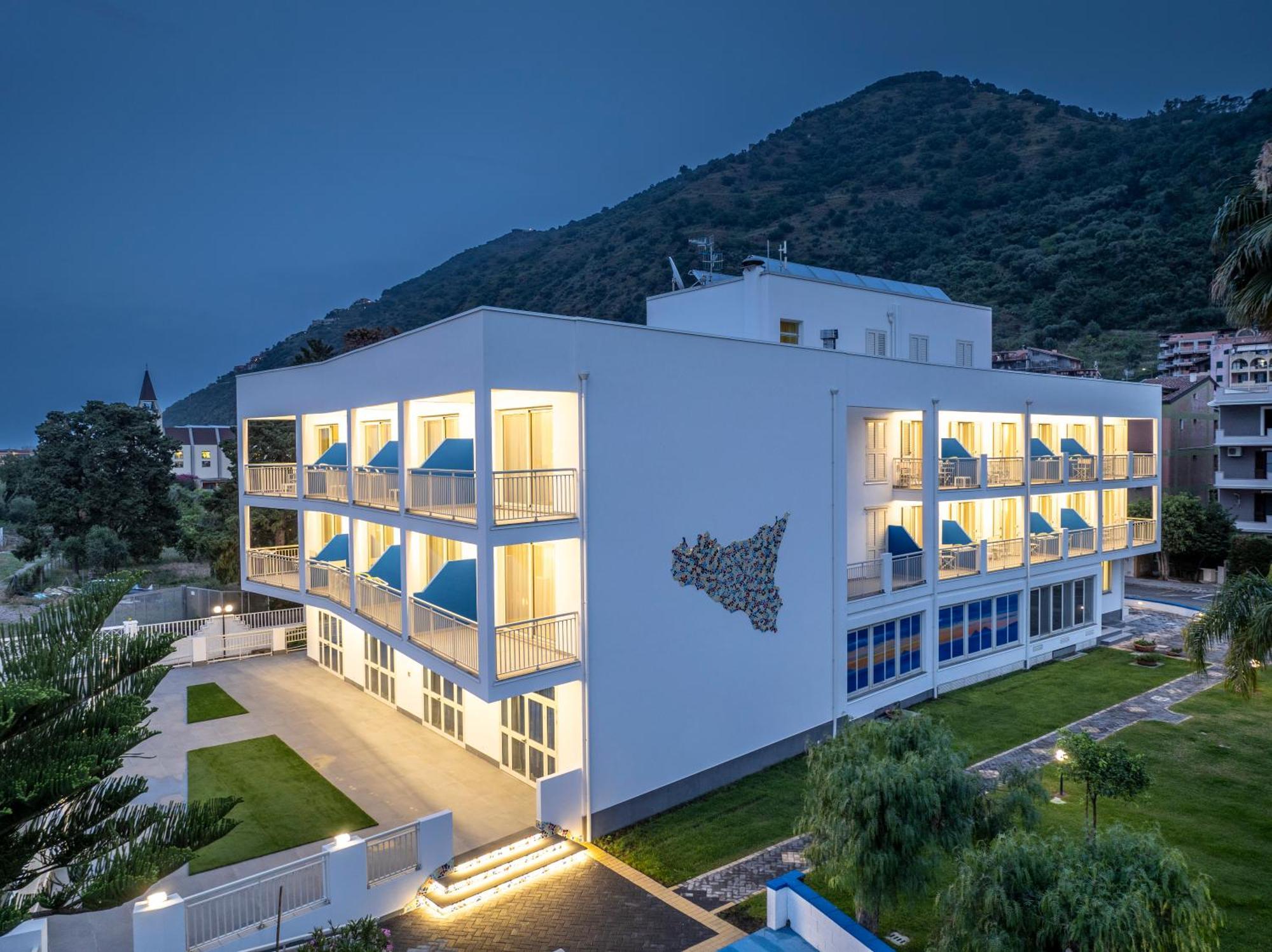 Riviera Del Sole Hotel Resort Spa Піраїно Екстер'єр фото