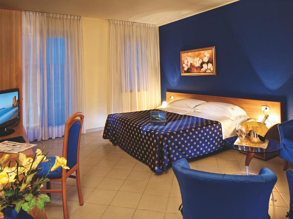Riviera Del Sole Hotel Resort Spa Піраїно Номер фото