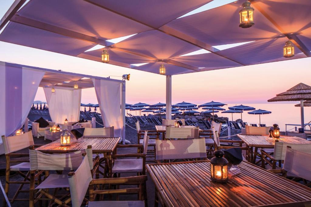 Riviera Del Sole Hotel Resort Spa Піраїно Екстер'єр фото