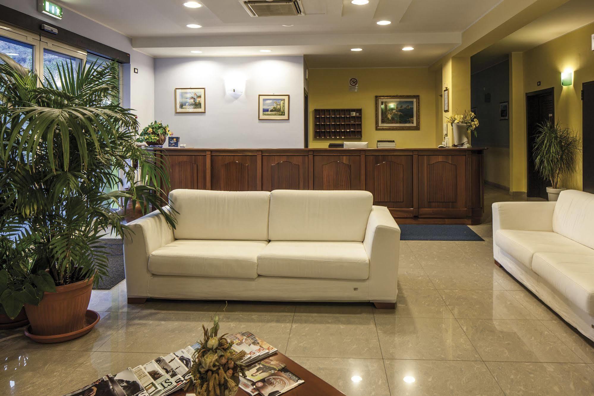 Riviera Del Sole Hotel Resort Spa Піраїно Екстер'єр фото
